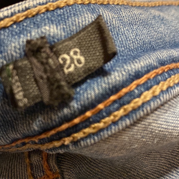 Levi’s jean pants, size 28, used and still in good condition - Picture 9 of 10